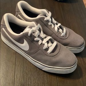 Mens Nike Sneakers Gray Size 10.5